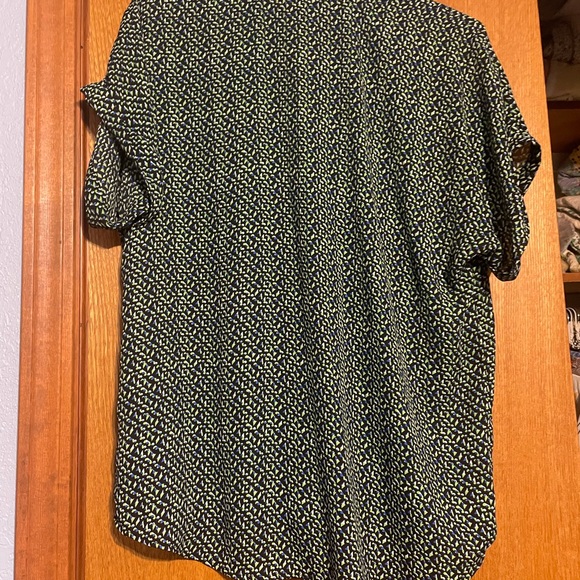 Cabi sleeveless pull over. Dressy and comfortable. - Picture 4 of 5